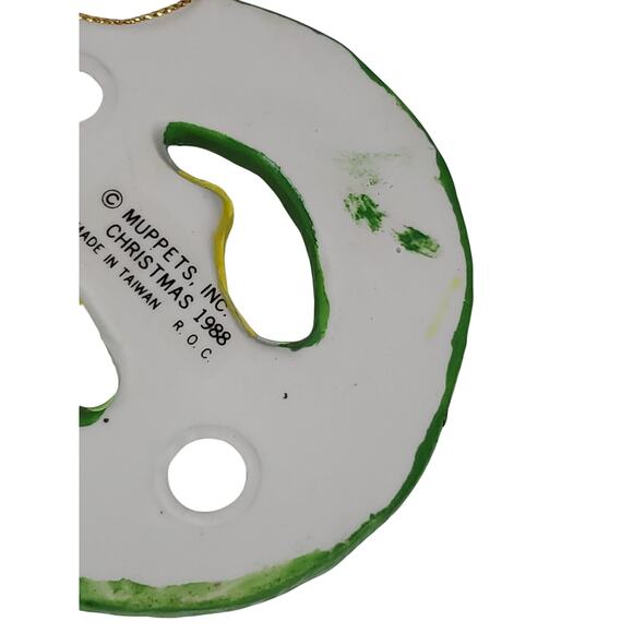 Muppets Inc Vintage 1988 Sesame Street Christmas Ornament Burt in Wreath Ceramic - Picture 6 of 10